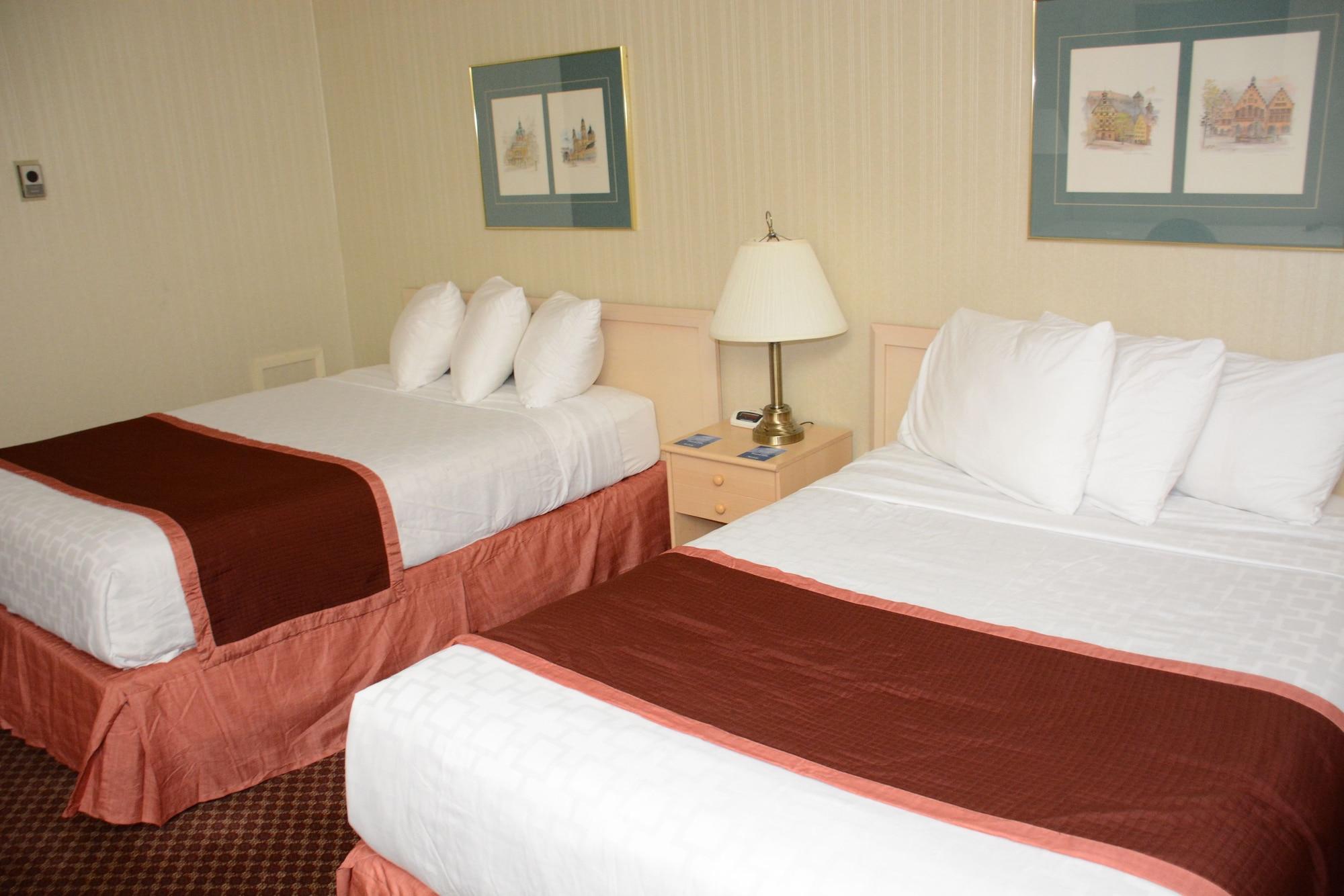 Travelodge By Wyndham Lethbridge Esterno foto