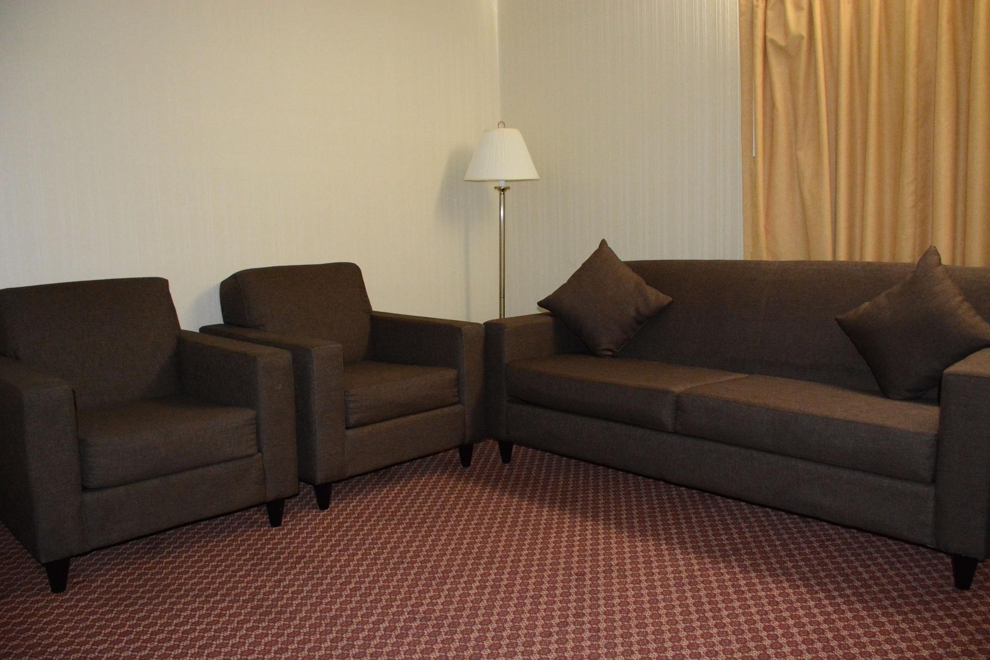 Travelodge By Wyndham Lethbridge Esterno foto