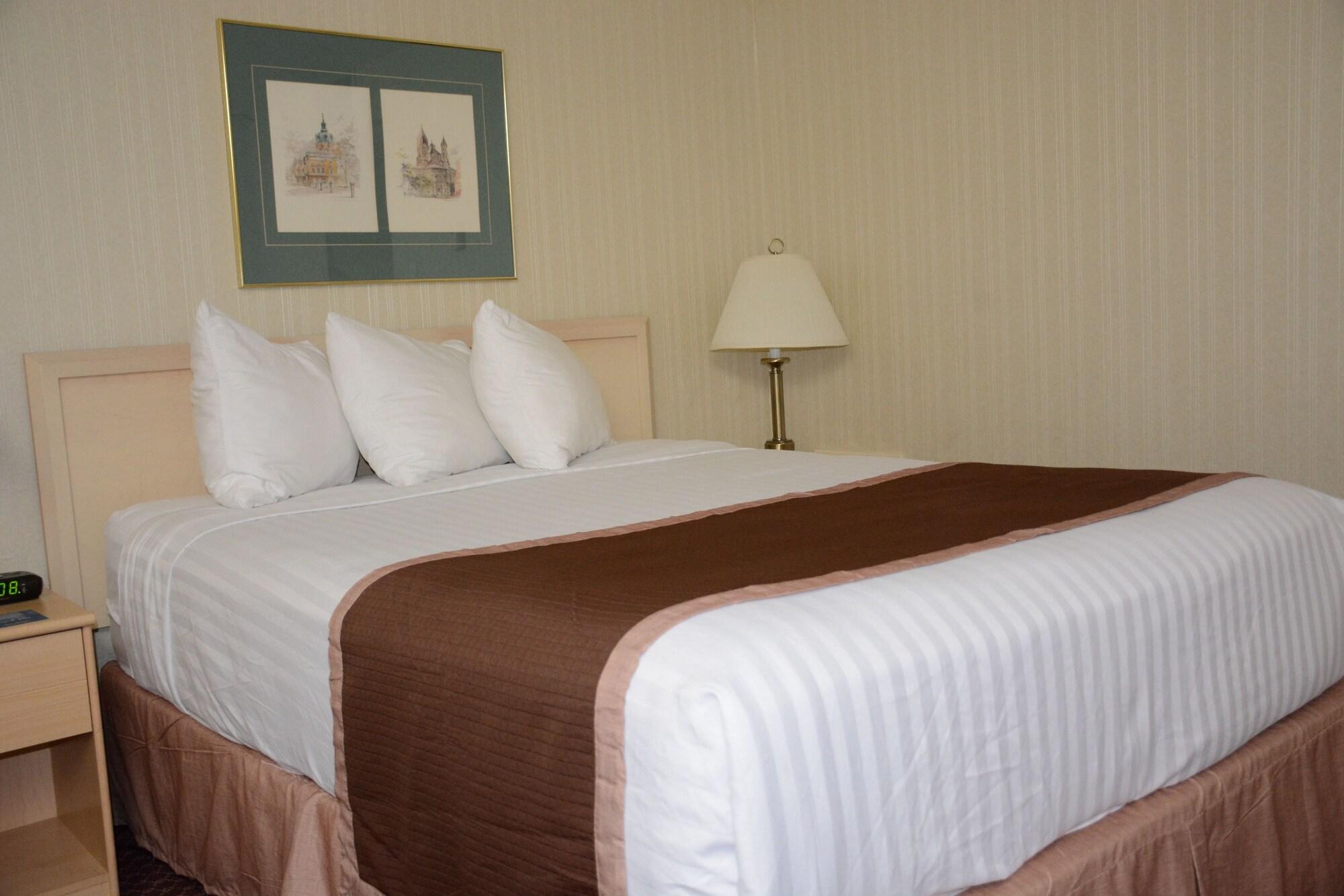 Travelodge By Wyndham Lethbridge Esterno foto