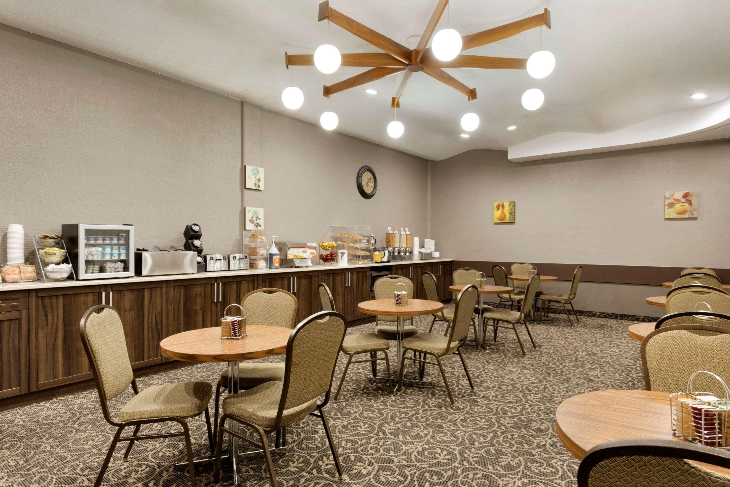 Travelodge By Wyndham Lethbridge Esterno foto
