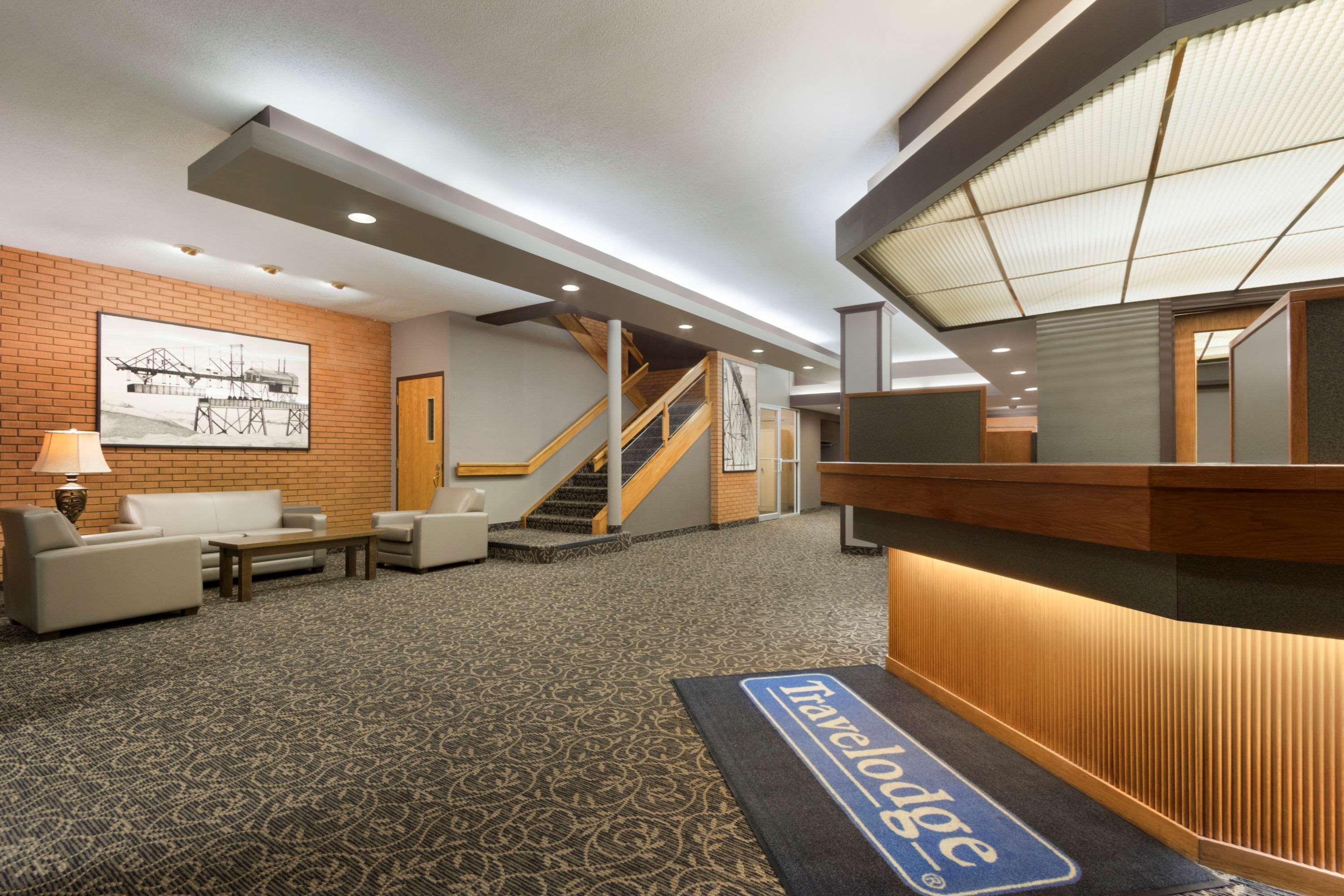 Travelodge By Wyndham Lethbridge Esterno foto