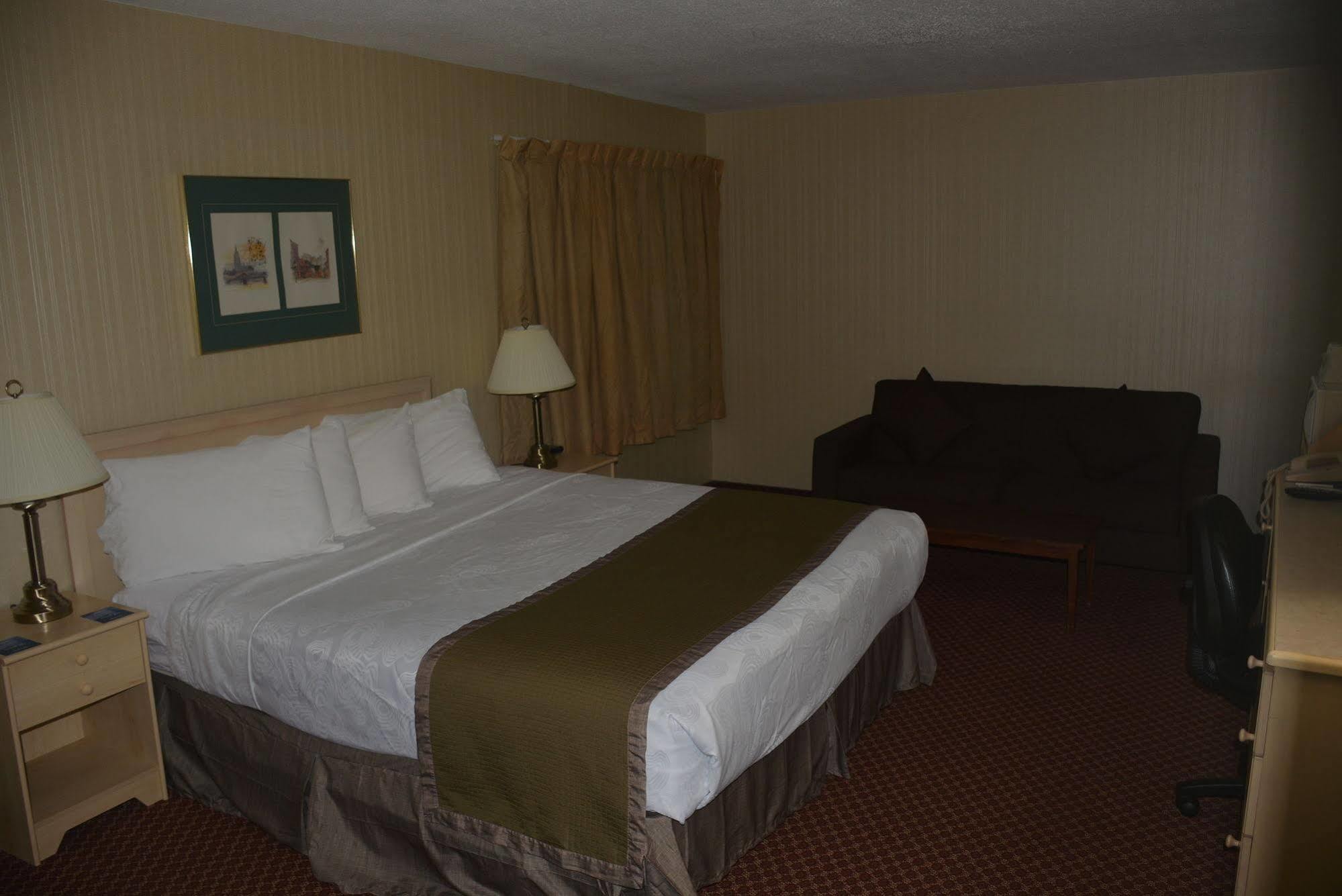 Travelodge By Wyndham Lethbridge Esterno foto