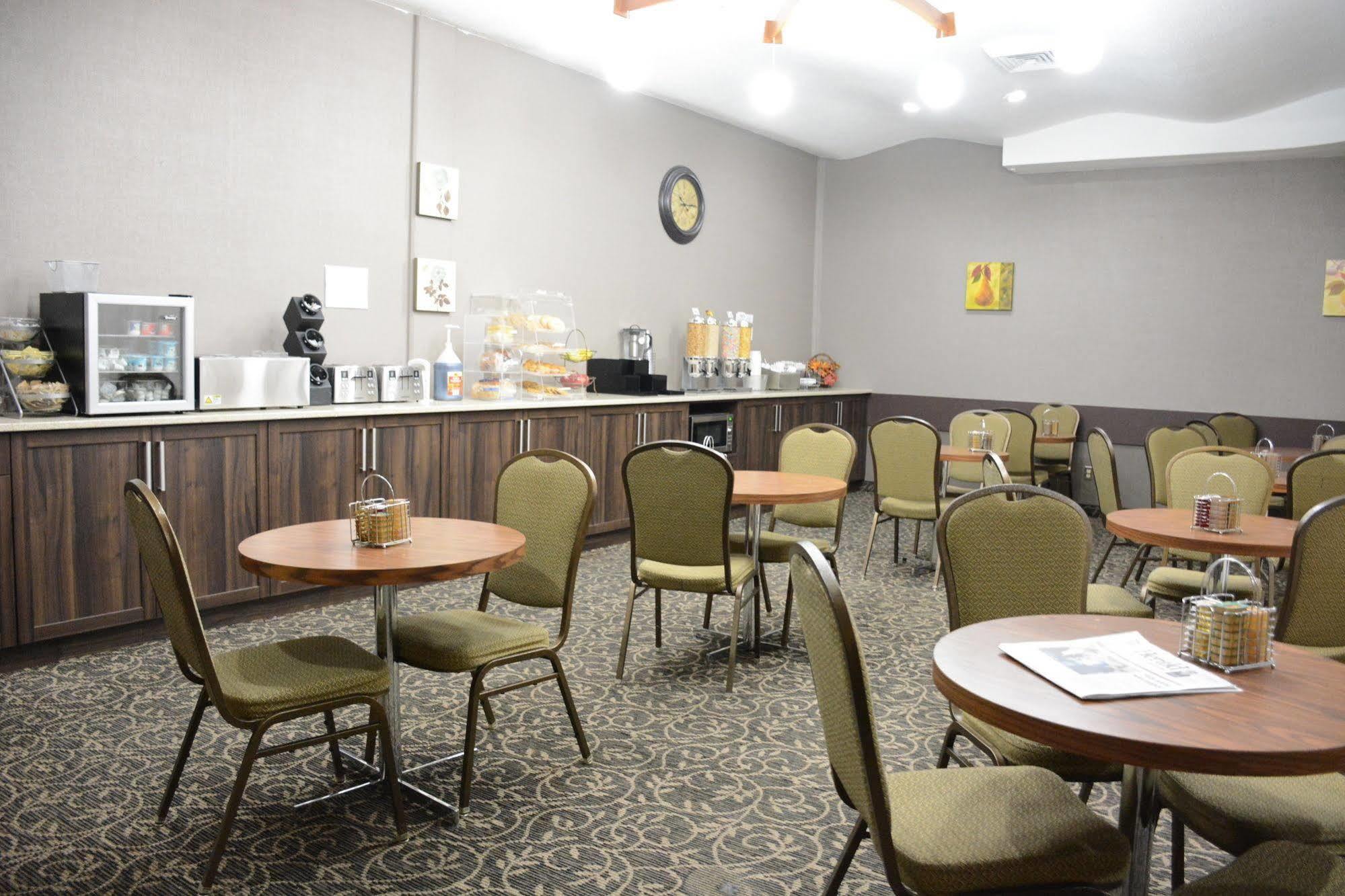 Travelodge By Wyndham Lethbridge Esterno foto